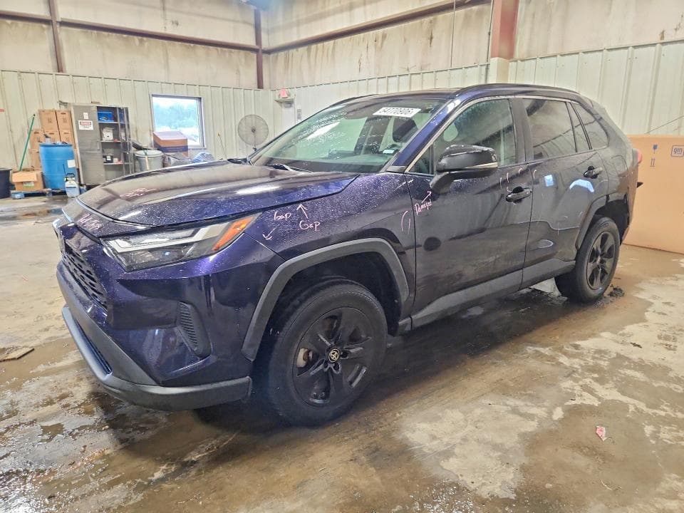 2022 TOYOTA RAV4 XLE - 1