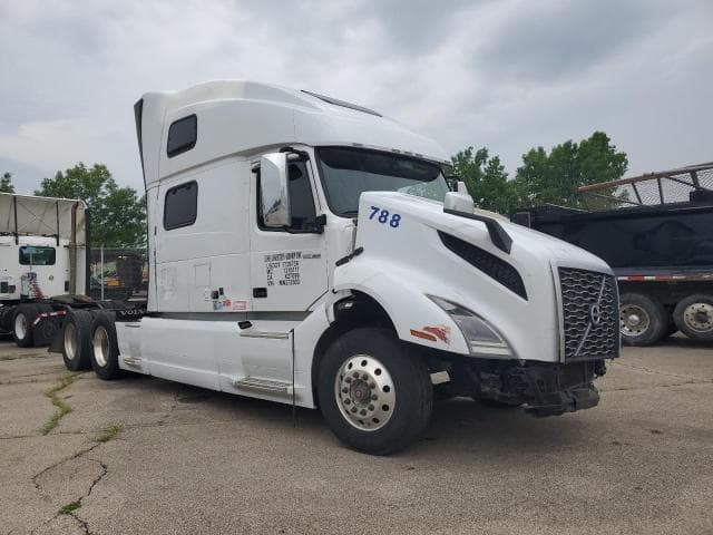 2021 VOLVO VNL SEMI TRUCK - 1