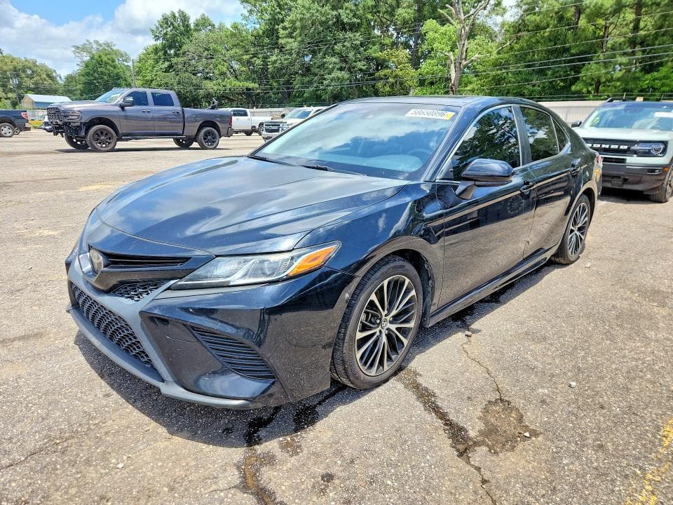 2018 TOYOTA CAMRY SE - 1