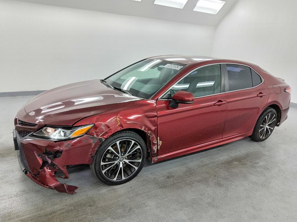 2018 TOYOTA CAMRY SE - 1