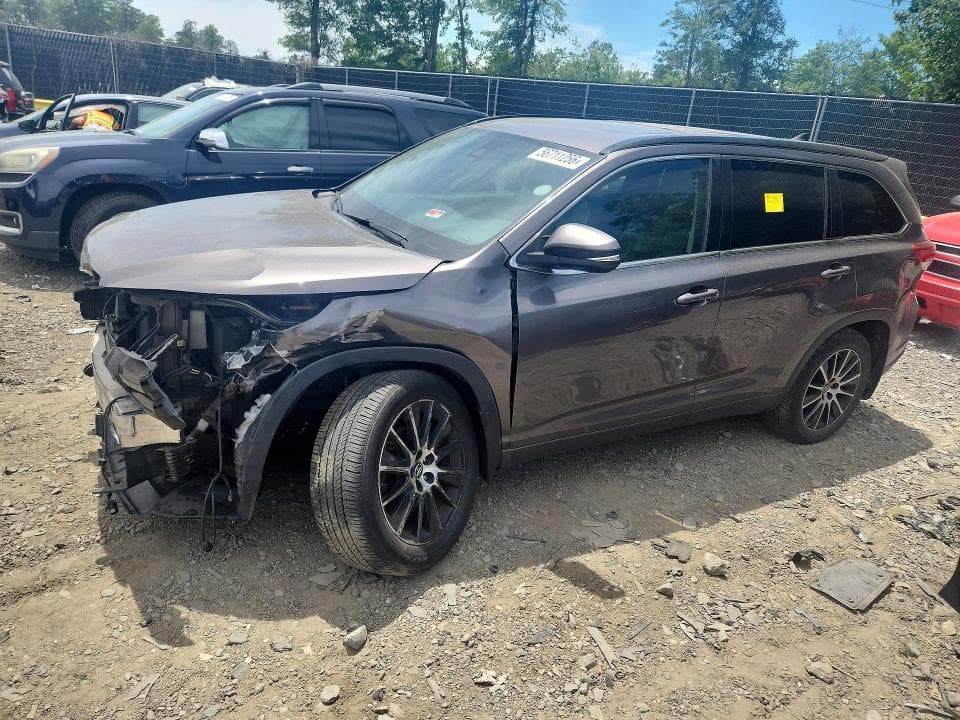 2017 TOYOTA HIGHLANDER SE - 1
