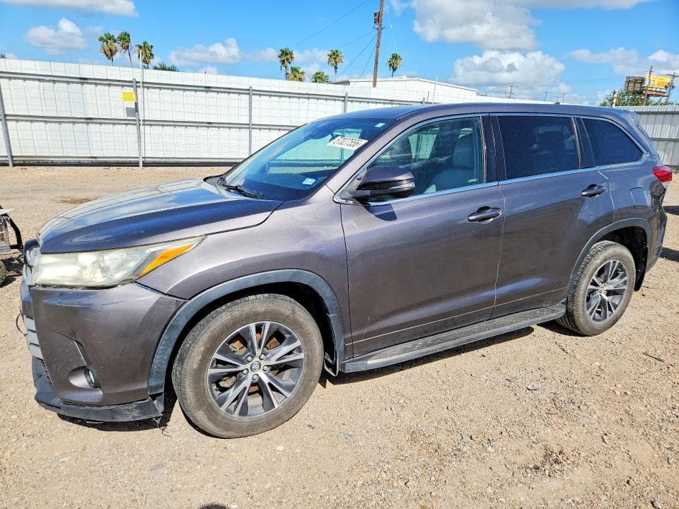 2017 TOYOTA HIGHLANDER LE PLUS - 1