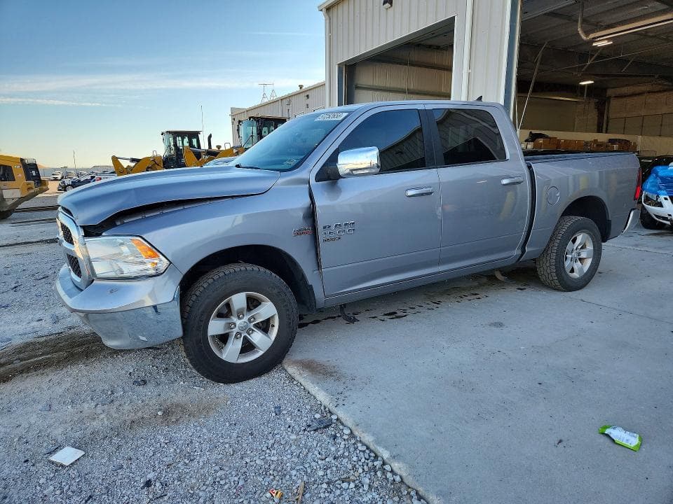 2019 RAM 1500 CLASSIC SLT - 1