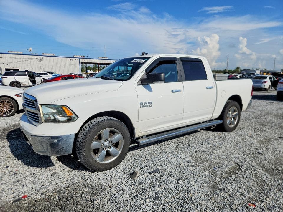 2018 RAM 1500 SLT - 1
