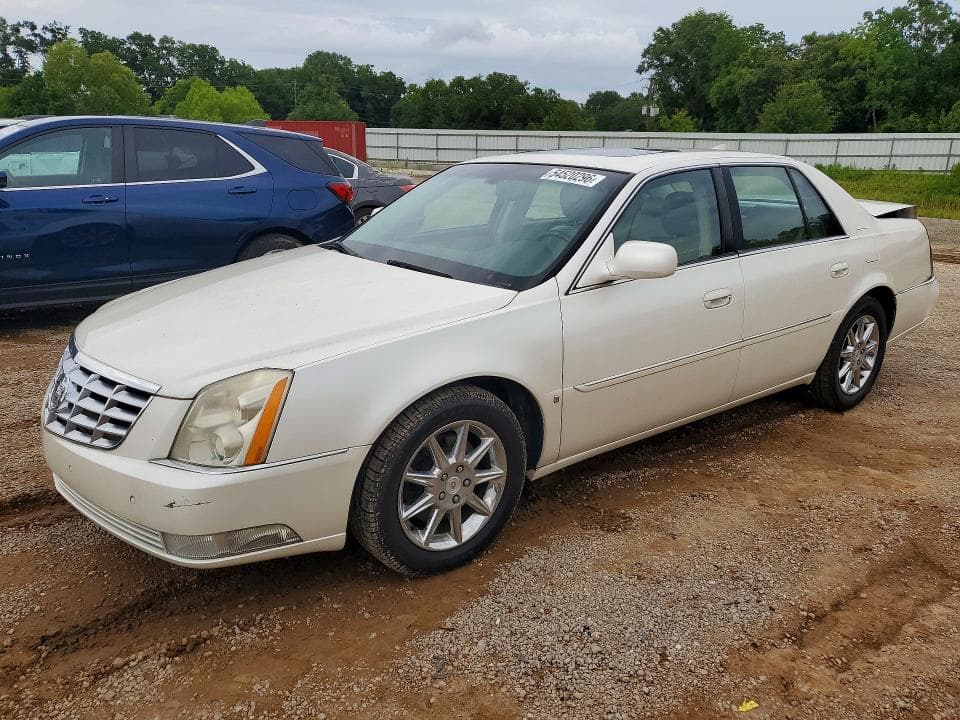 2010 CADILLAC DTS LUXURY COLLECTION - 1