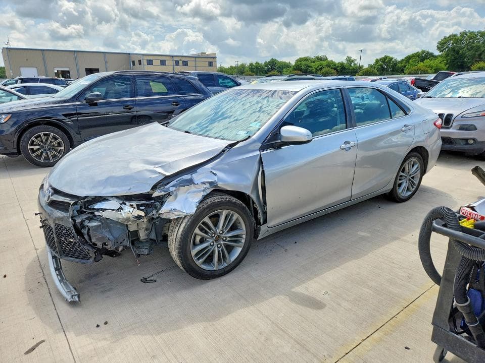 2017 TOYOTA CAMRY SE - 1