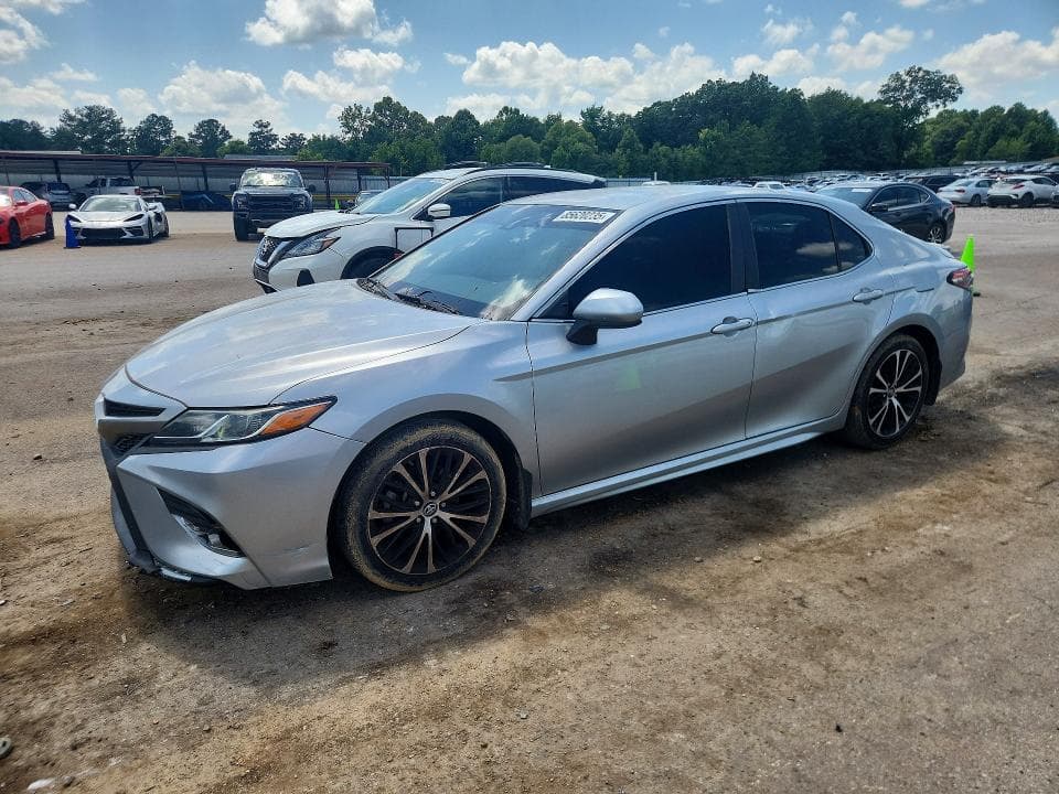 2018 TOYOTA CAMRY SE - 1