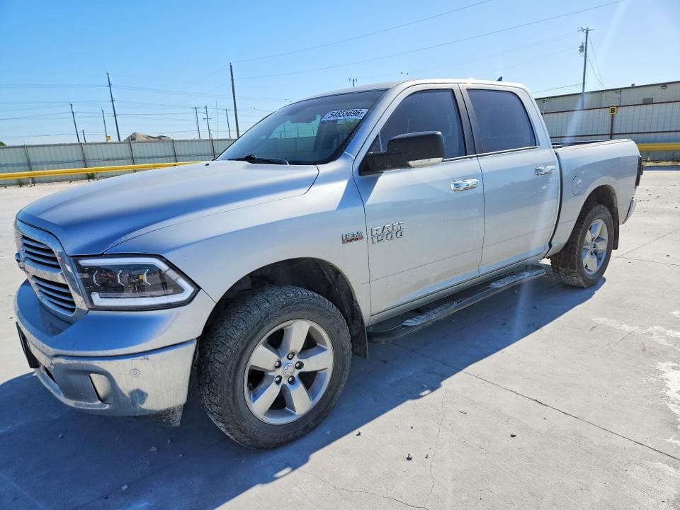 2016 RAM 1500 SLT - 1