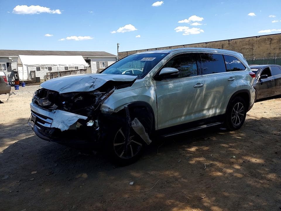 2019 TOYOTA HIGHLANDER XLE - 1