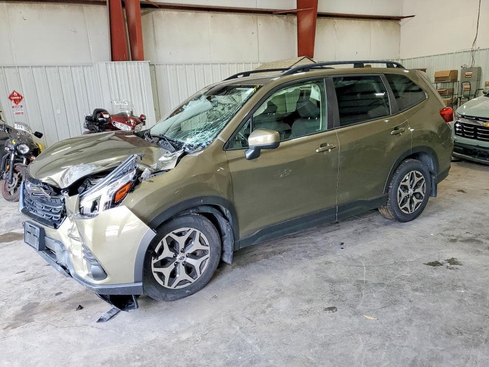 2023 SUBARU FORESTER PREMIUM - 1