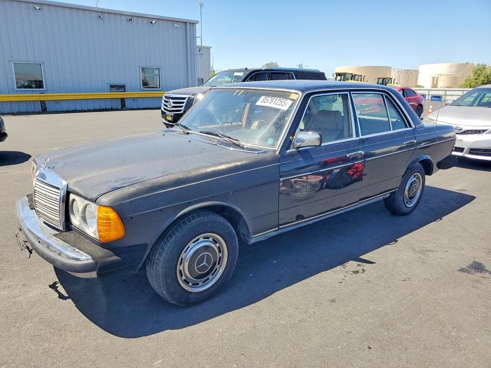 1982 MERCEDES-BENZ 300 DT - 1