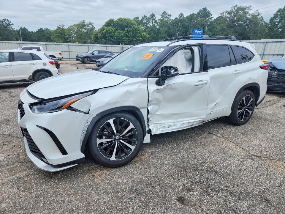 2022 TOYOTA HIGHLANDER XSE - 1