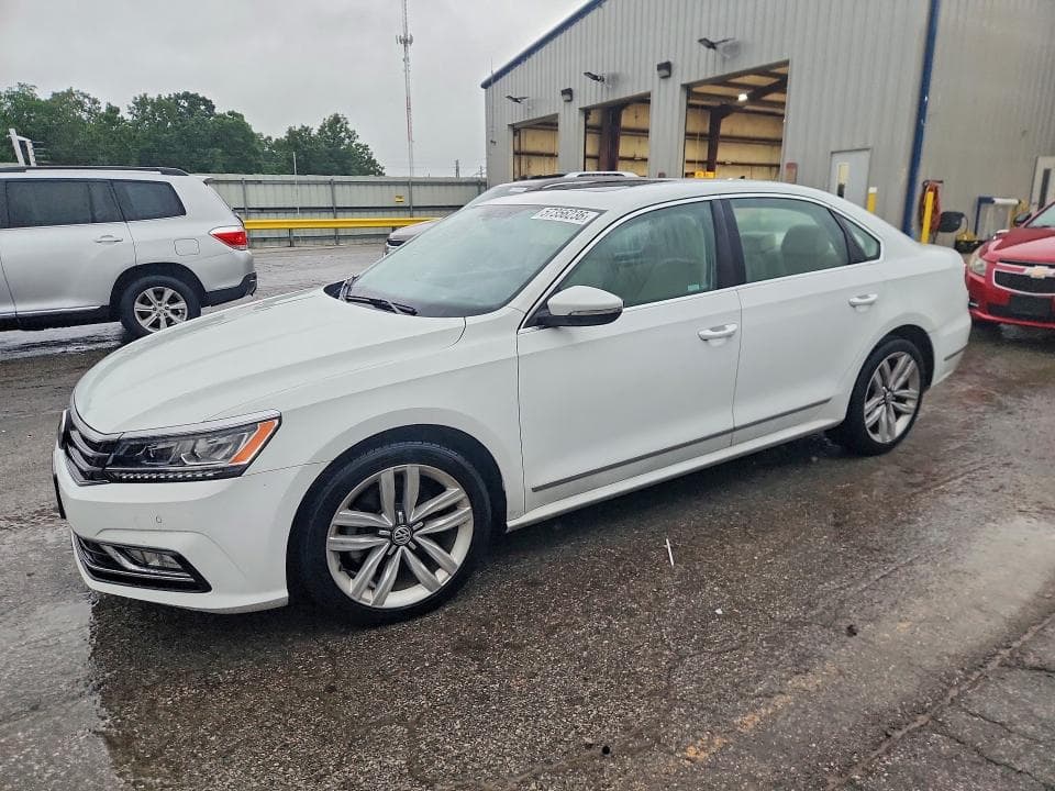 2017 VOLKSWAGEN PASSAT SE - 1