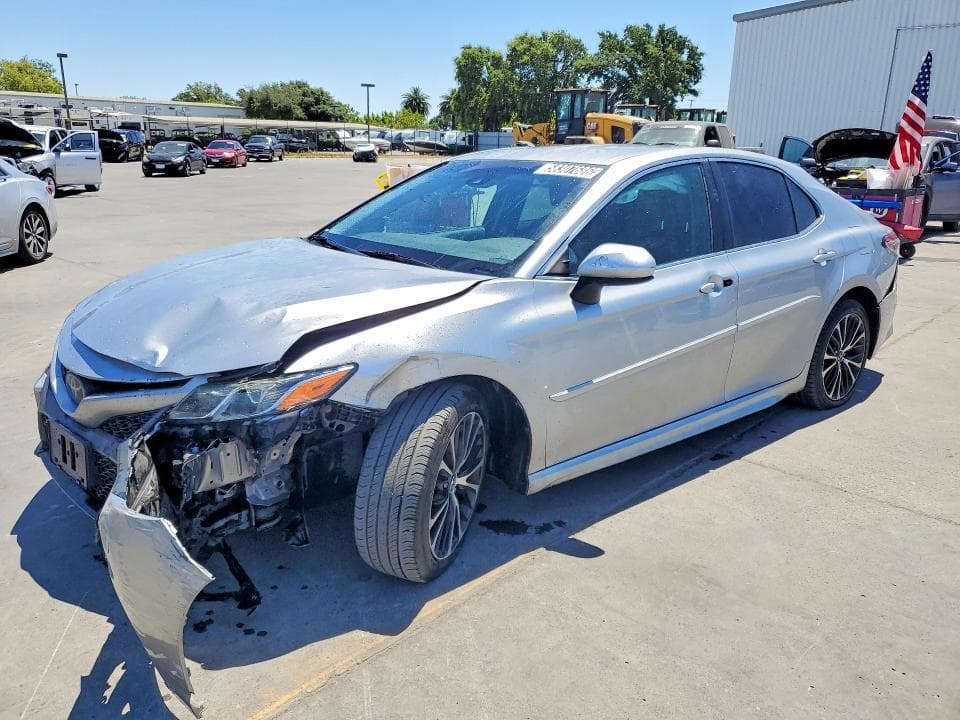 2018 TOYOTA CAMRY SE - 1