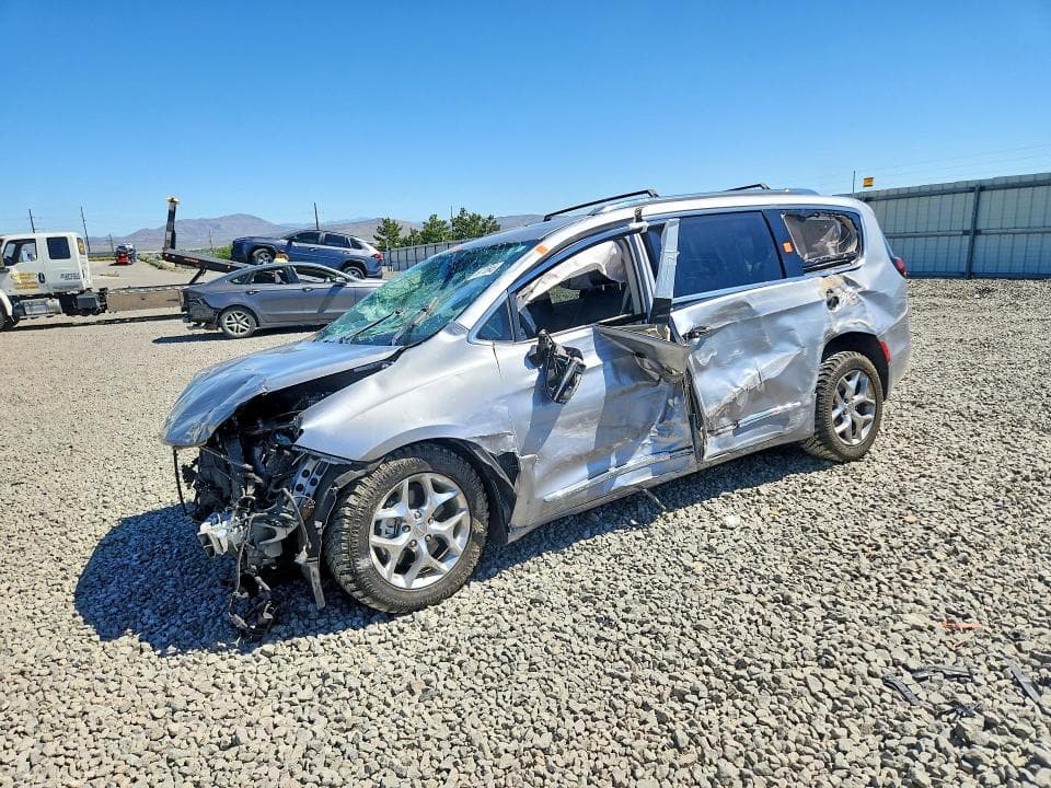 2018 CHRYSLER PACIFICA LIMITED