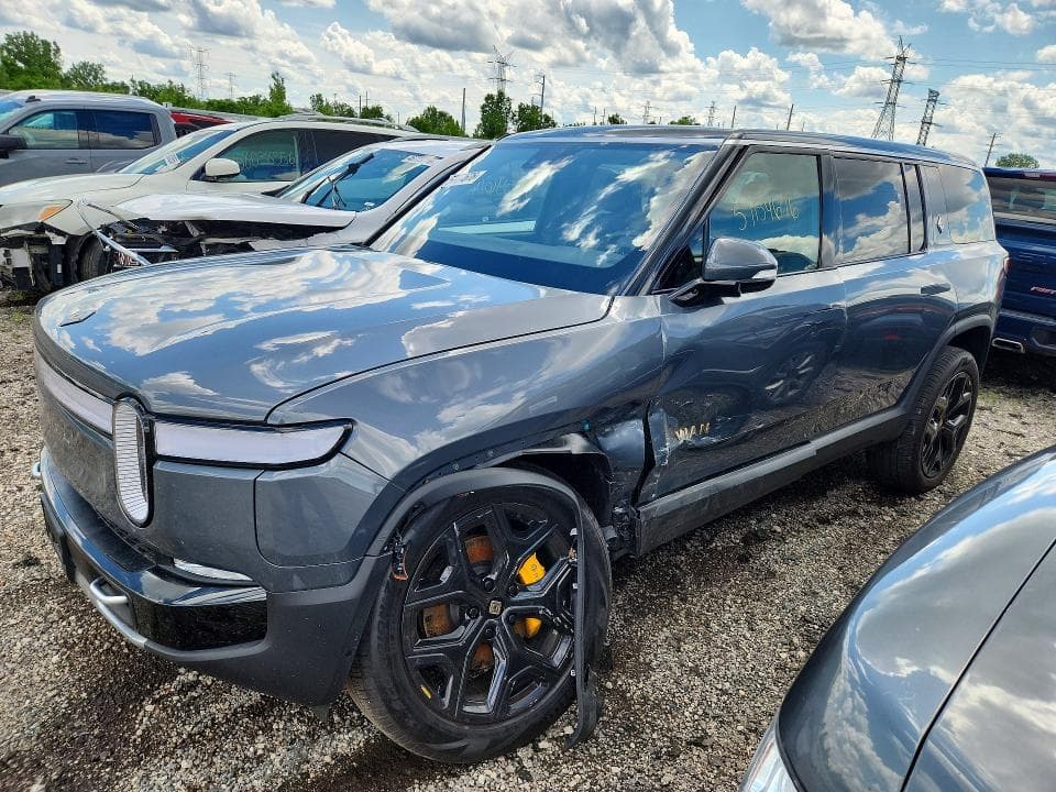 2023 RIVIAN R1S ADVENTURE - 1