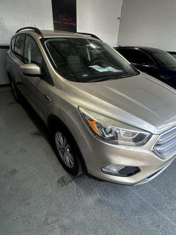 2017 FORD ESCAPE SE - 1