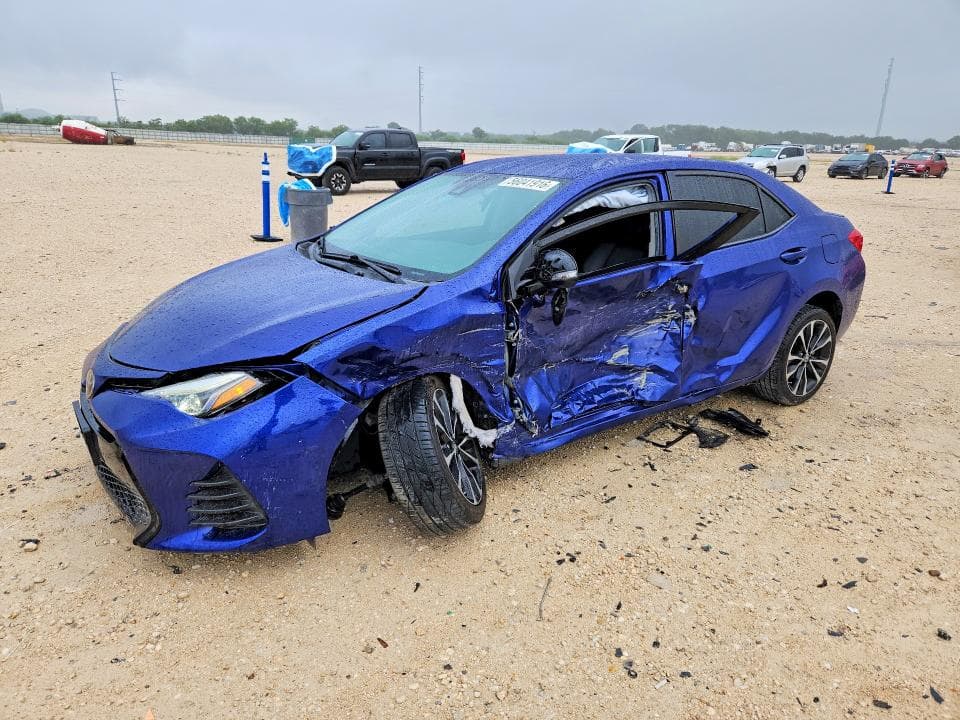2019 TOYOTA COROLLA SE - 1
