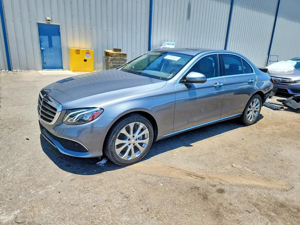 2017 MERCEDES-BENZ E 300 - 1