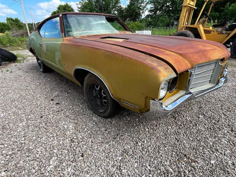 1971 OLDSMOBILE CUTLASS 2 DOOR COUPE - 1