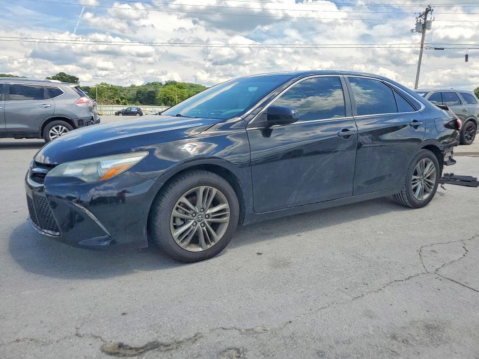 2016 TOYOTA CAMRY SE - 1