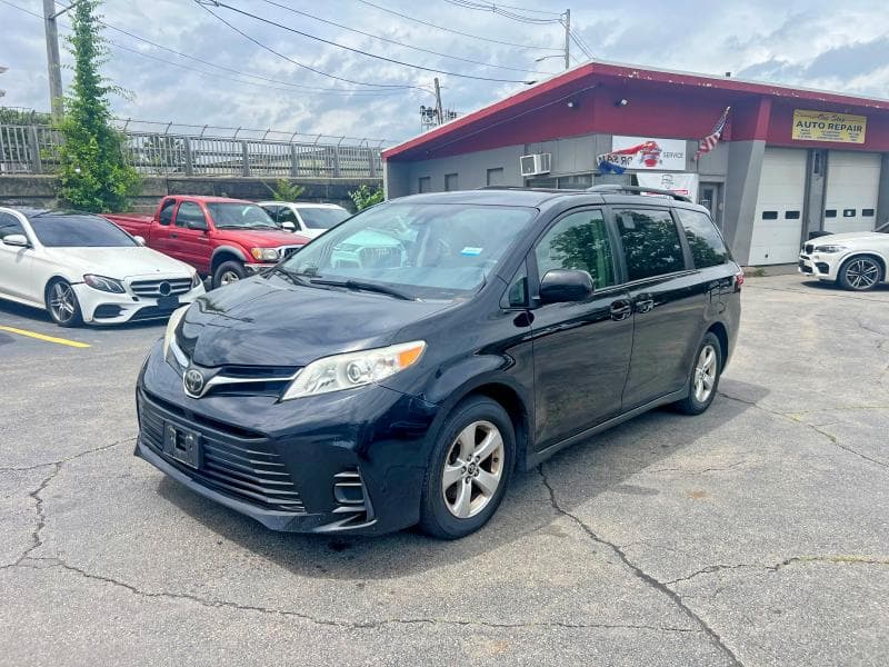 2018 TOYOTA SIENNA LE - 1