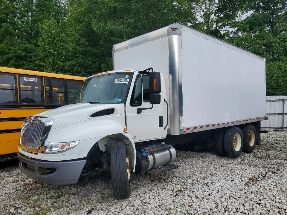 2019 INTERNATIONAL 4400 BOX TRUCK