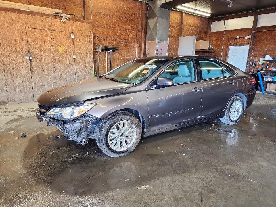 2017 TOYOTA CAMRY LE - 1