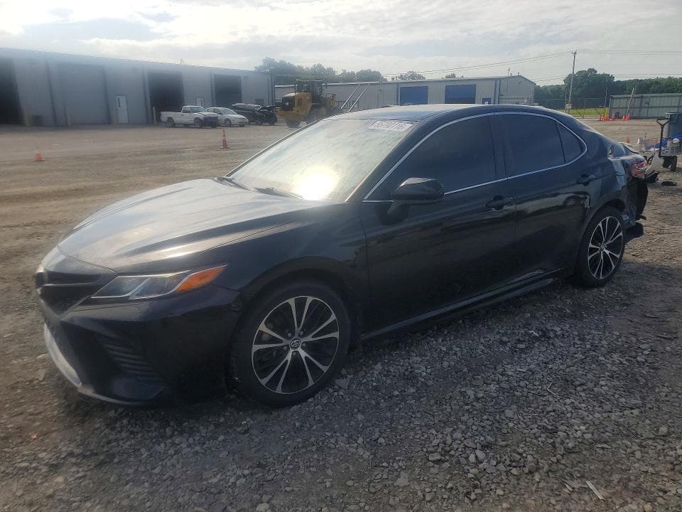2018 TOYOTA CAMRY SE - 1