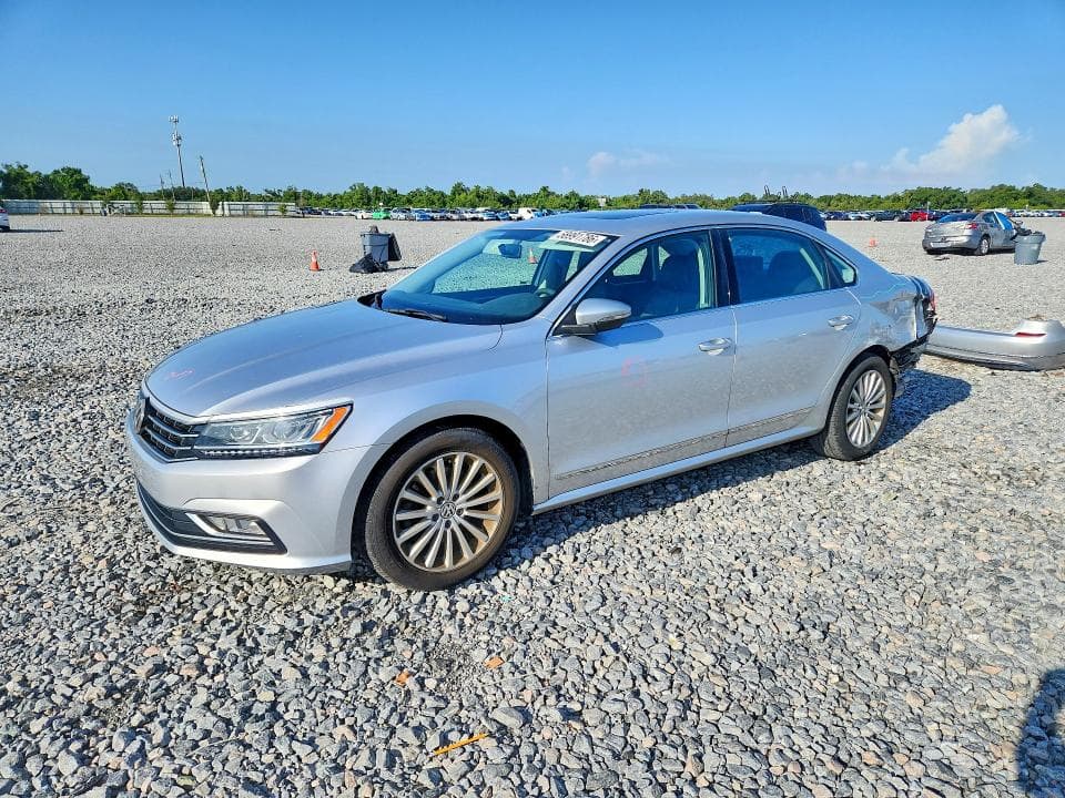 2016 VOLKSWAGEN PASSAT SE - 1