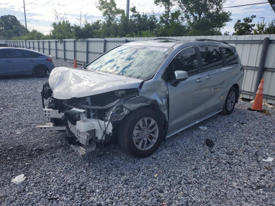 2025 TOYOTA SIENNA XLE 8-PASSENGER