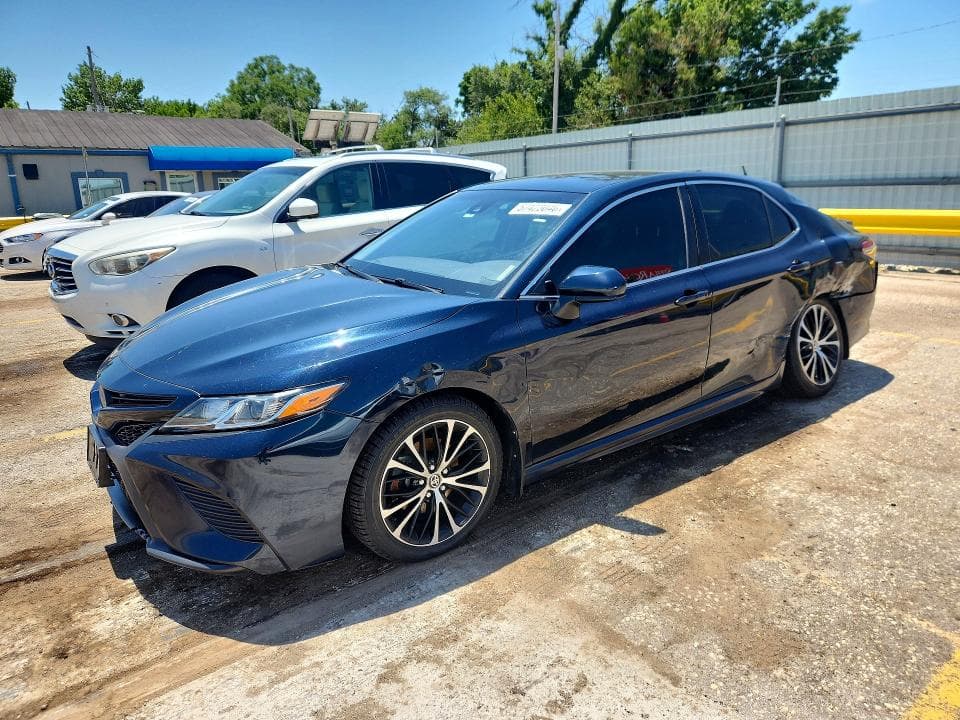 2020 TOYOTA CAMRY SE - 1