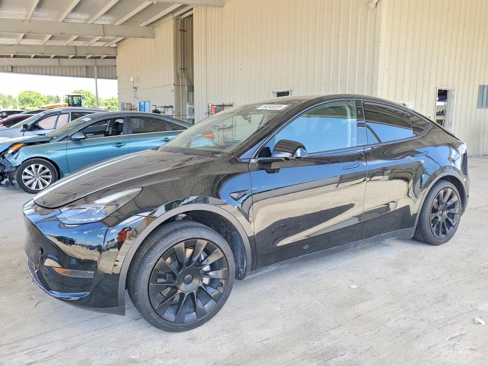 2025 TESLA MODEL Y - 1