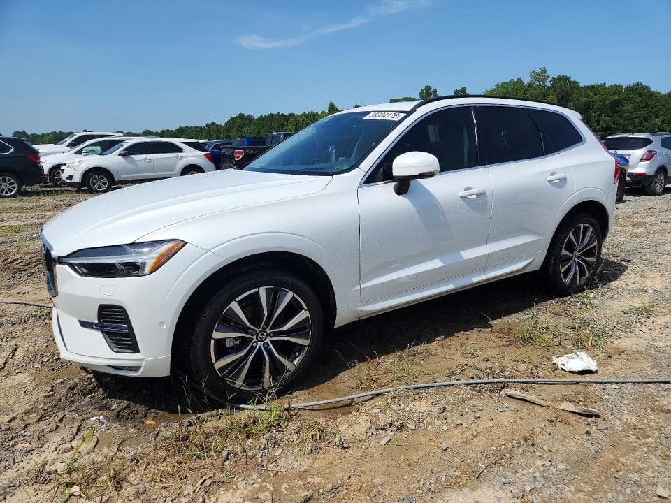 2022 VOLVO XC60 B5 MOMENTUM - 1