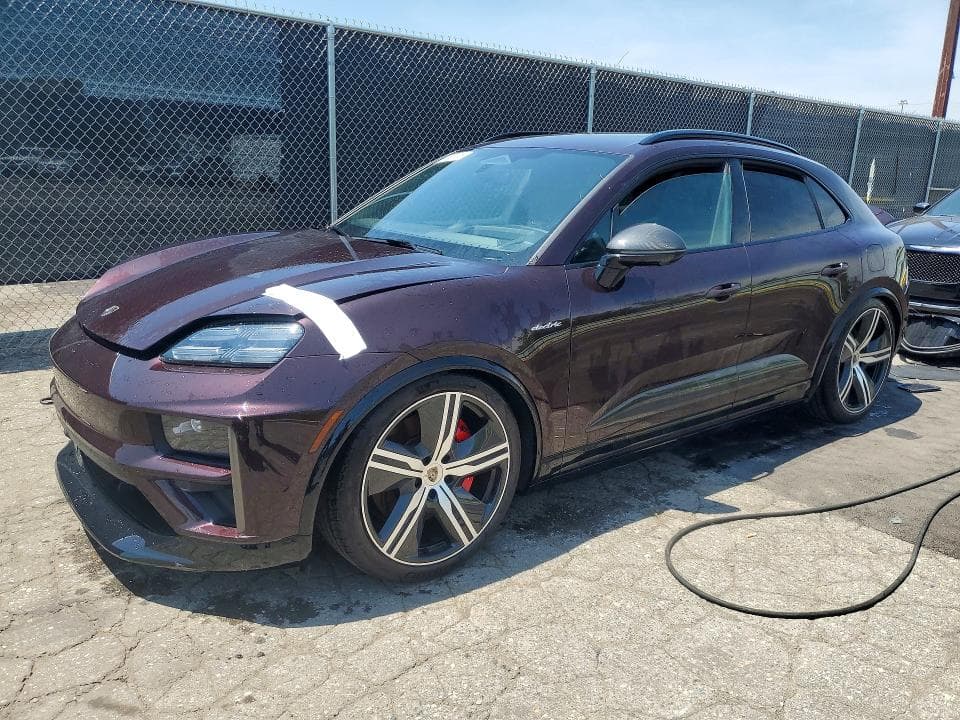 2024 PORSCHE MACAN TURBO - 1