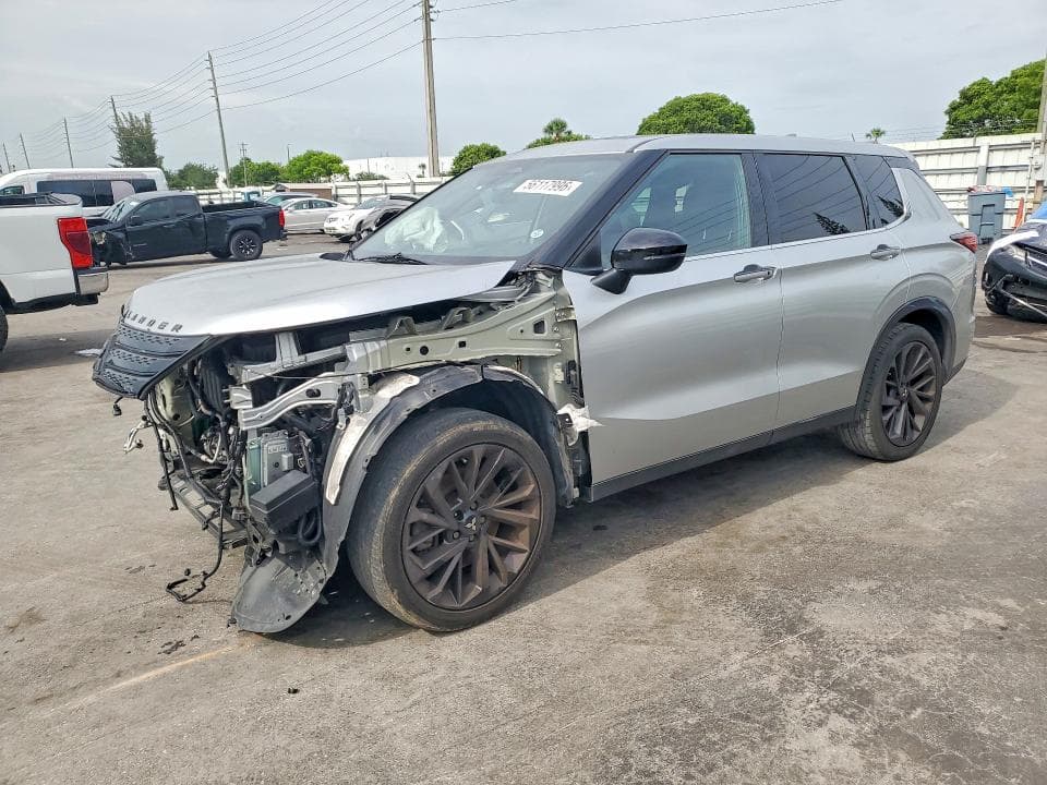 2022 MITSUBISHI OUTLANDER SE - 1