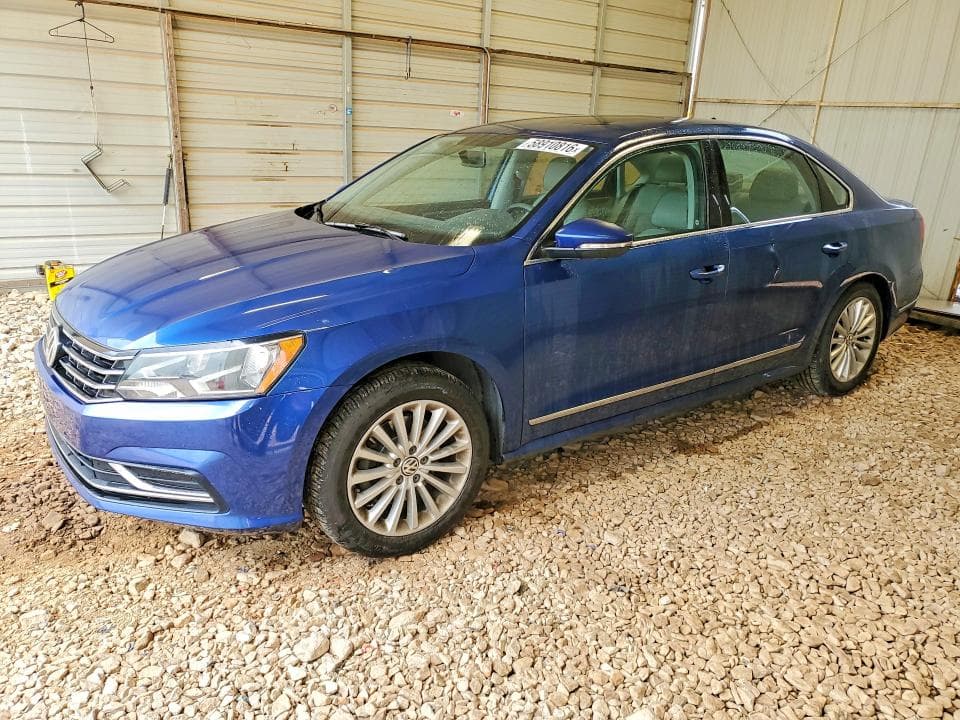 2017 VOLKSWAGEN PASSAT SE - 1
