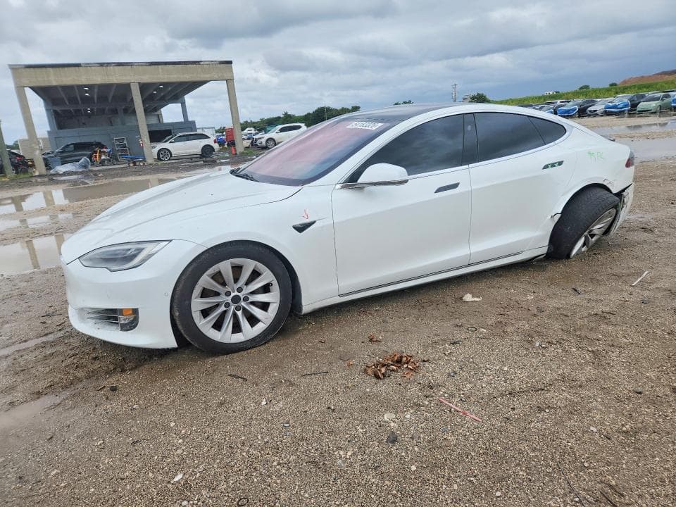 2020 TESLA MODEL S - 1