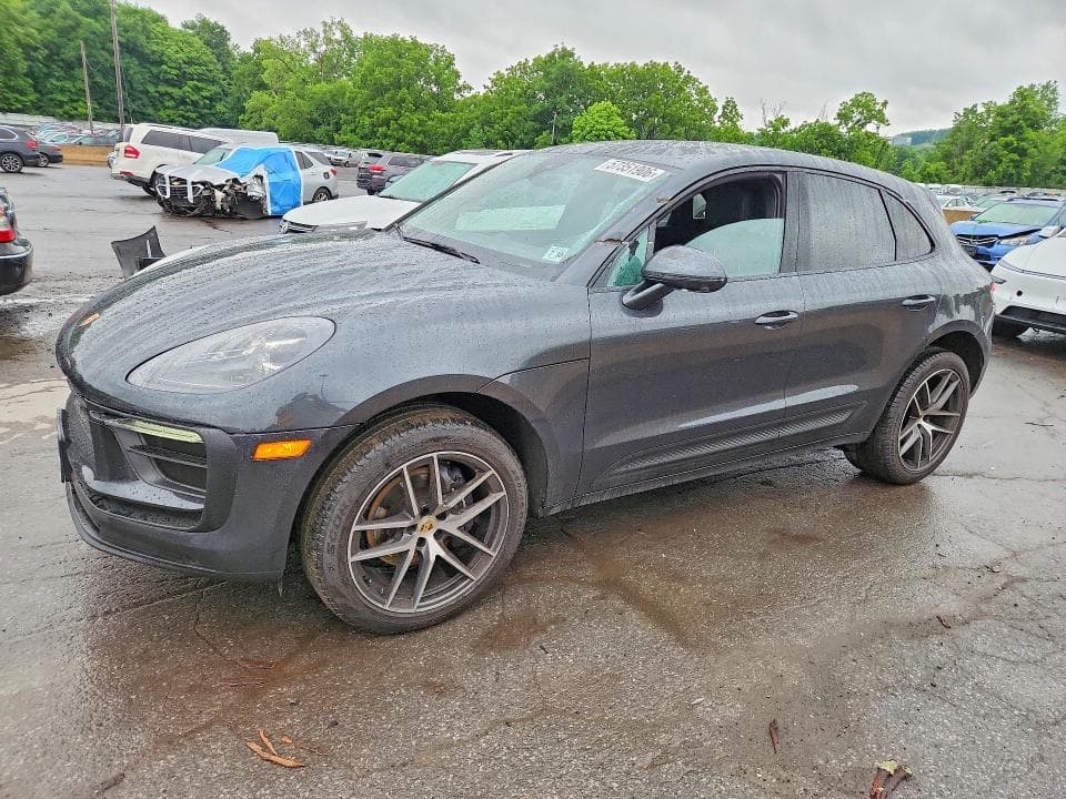 2025 PORSCHE MACAN BASE - 1