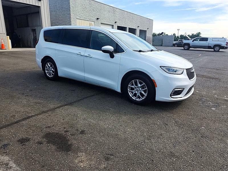 2023 CHRYSLER PACIFICA TOURING - 1