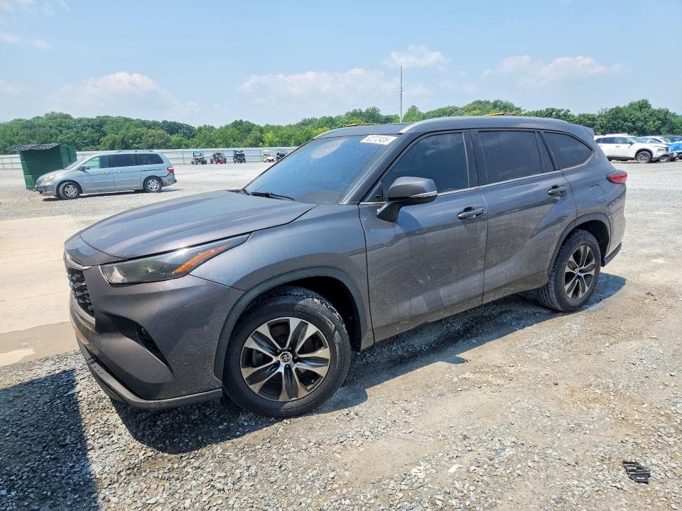 2022 TOYOTA HIGHLANDER XLE - 1