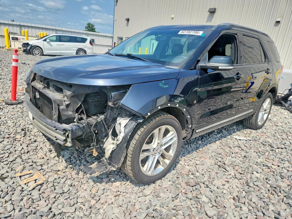 2017 FORD EXPLORER XLT - 1