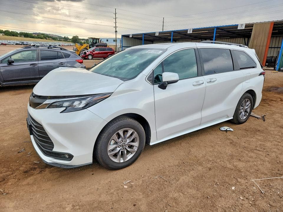 2026 TOYOTA SIENNA XLE 7-PASSENGER - 1