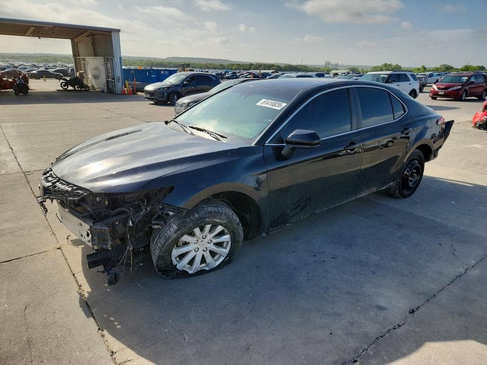 2019 TOYOTA CAMRY LE - 1