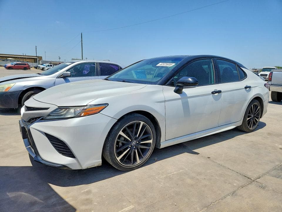 2019 TOYOTA CAMRY XSE - 1