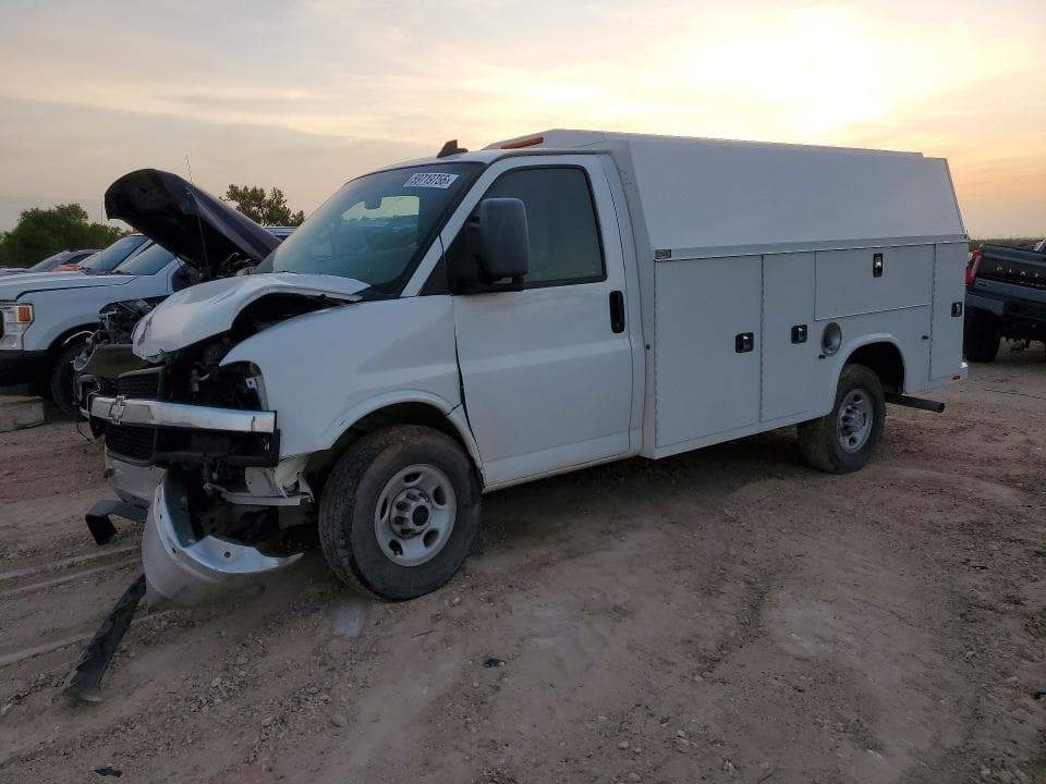 2017 CHEVROLET EXPRESS G3500 - 1