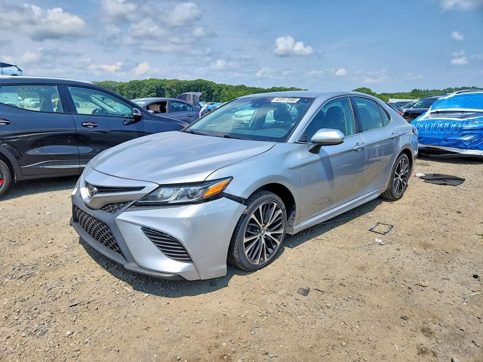 2019 TOYOTA CAMRY SE - 1