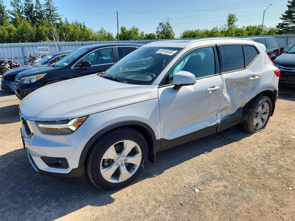 2021 VOLVO XC40 T5 MOMENTUM - 1