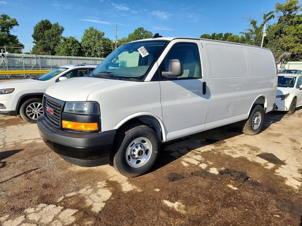 2025 GMC SAVANA G2500 - 1