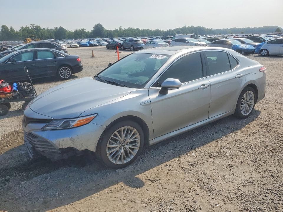 2020 TOYOTA CAMRY XLE - 1